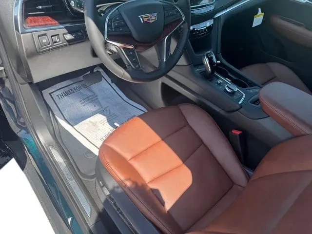 Cadillac XT5 photo 9