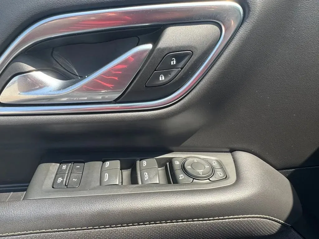 GMC Yukon photo 13