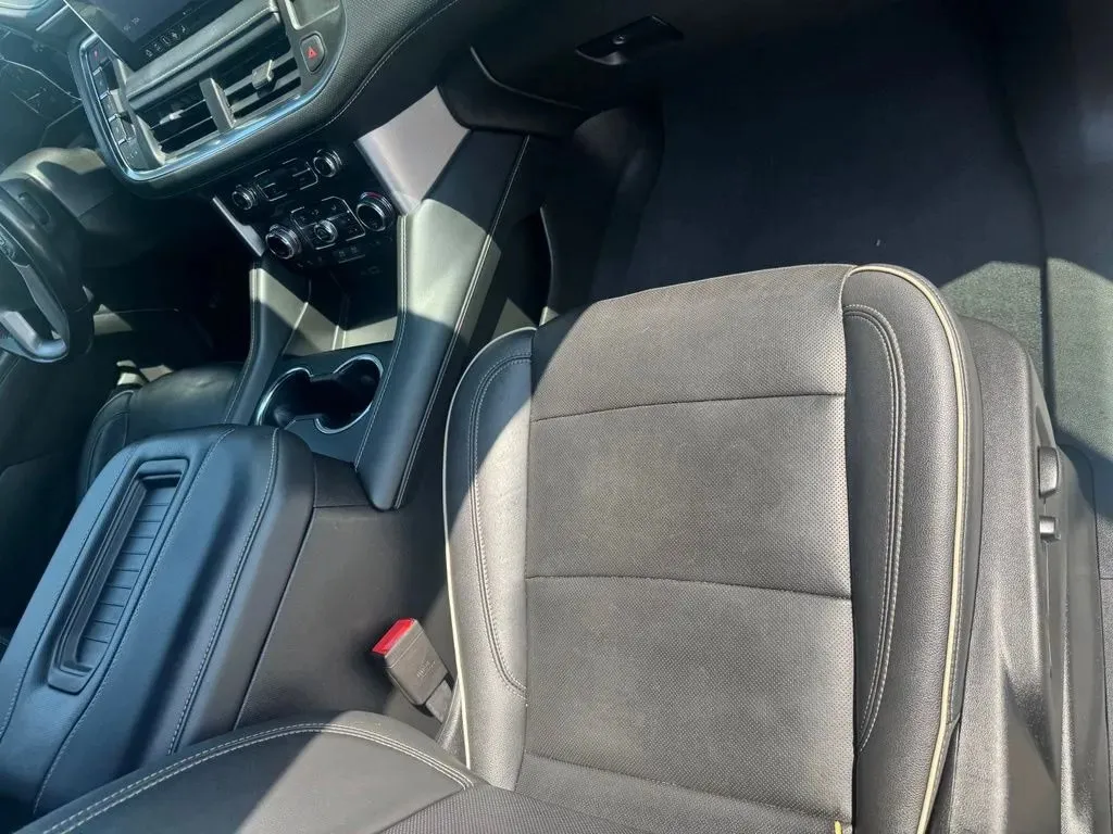 GMC Yukon photo 15