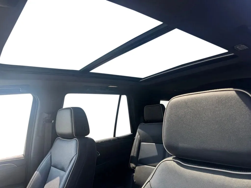 GMC Yukon photo 11