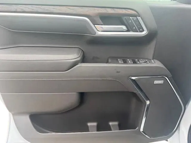GMC Sierra photo 12