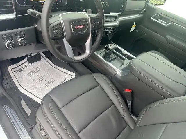 GMC Sierra photo 10
