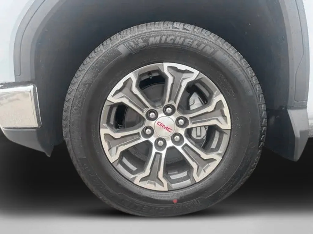 GMC Sierra photo 36