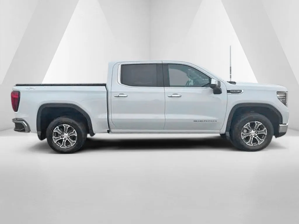 GMC Sierra photo 8