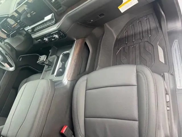 GMC Sierra photo 15