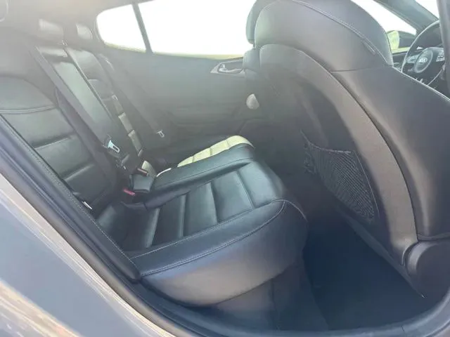 Kia Stinger photo 17