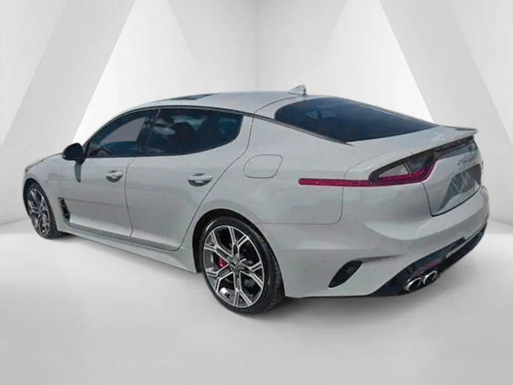 Kia Stinger photo 5