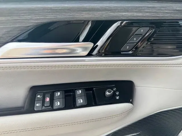 2024 Jeep Wagoneer Series II - Photo 12
