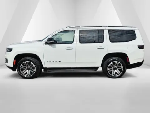 More photos of 2024 Jeep Wagoneer Series II at Braden Cadillac GMC, OH