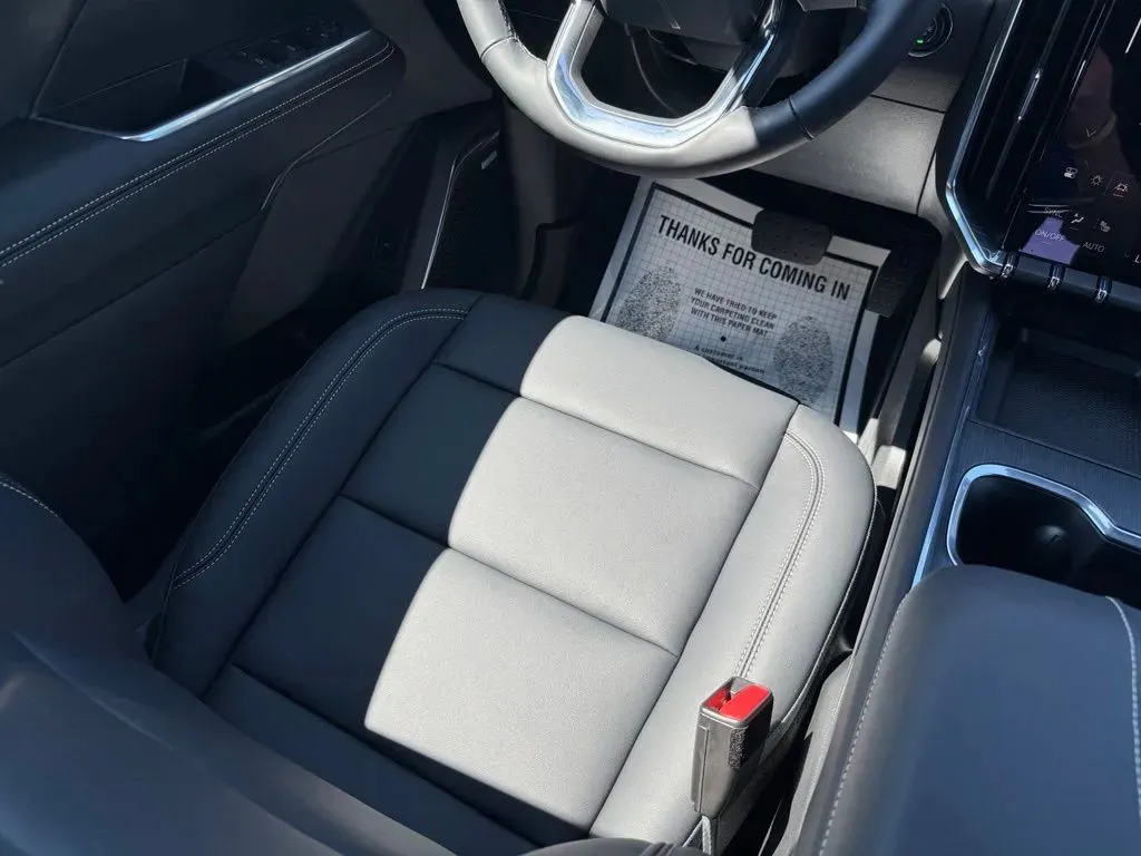 GMC Acadia photo 22