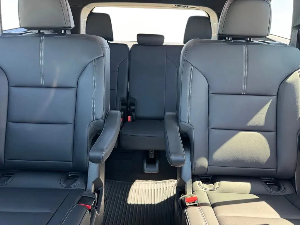 GMC Acadia photo 19