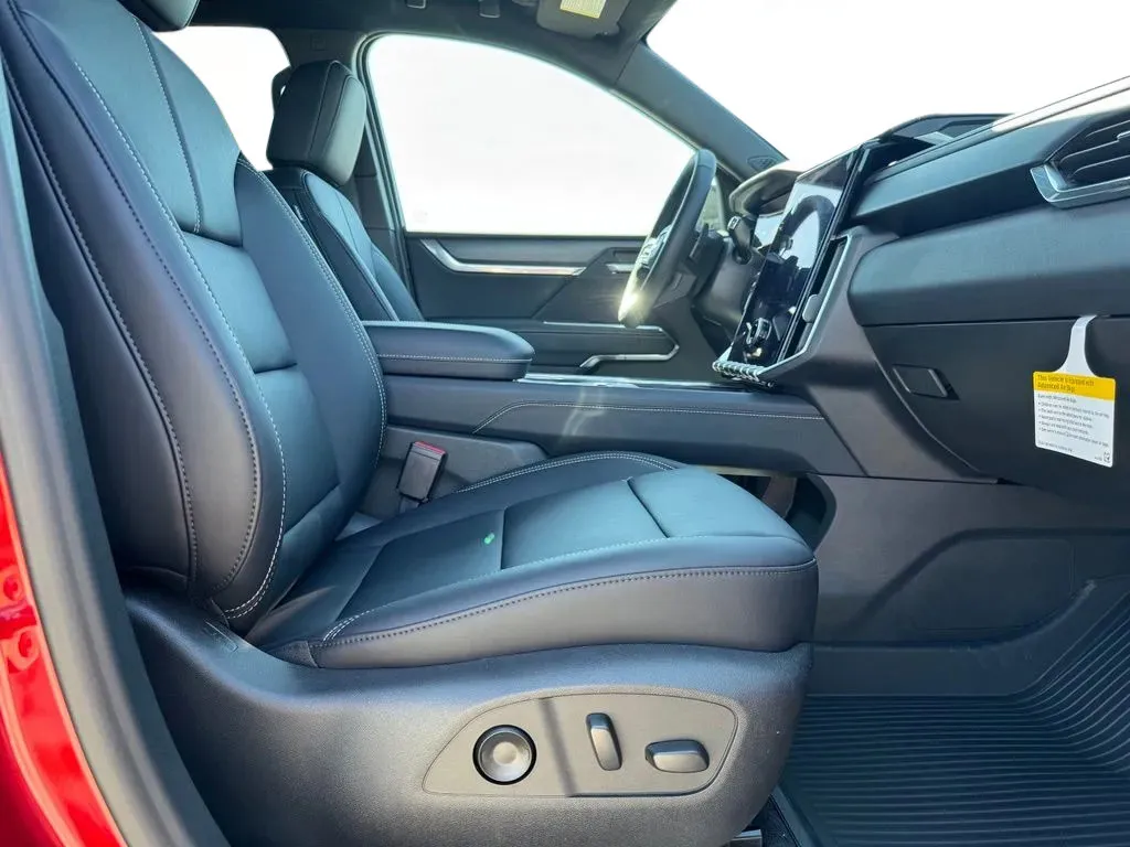 GMC Acadia photo 13