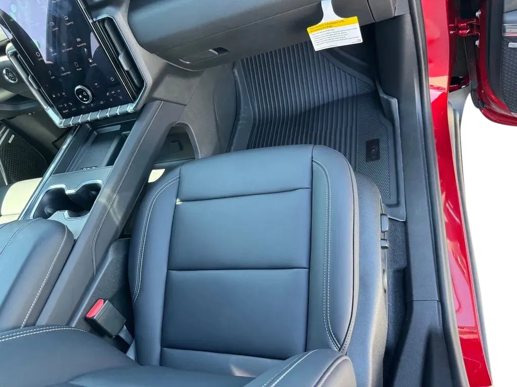 GMC Acadia photo 14