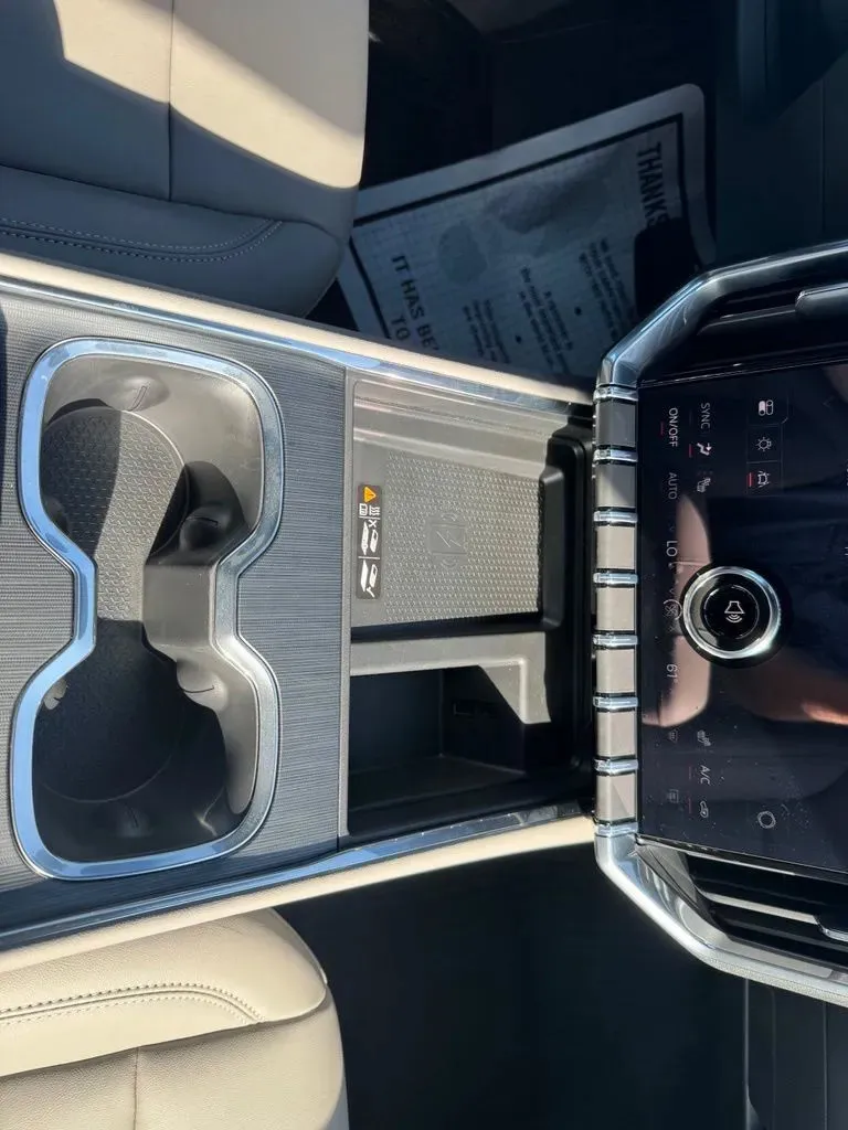 GMC Acadia photo 26