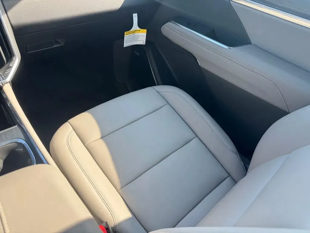 GMC Acadia photo 19