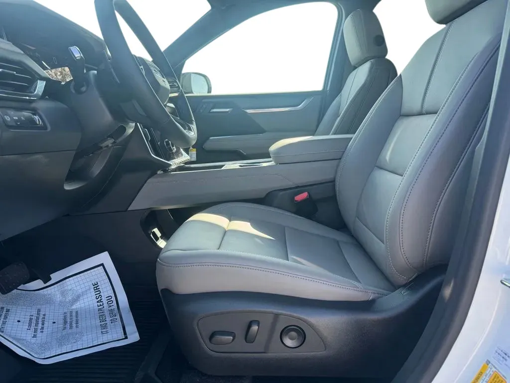 GMC Acadia photo 9