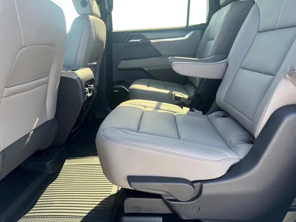 GMC Acadia photo 15