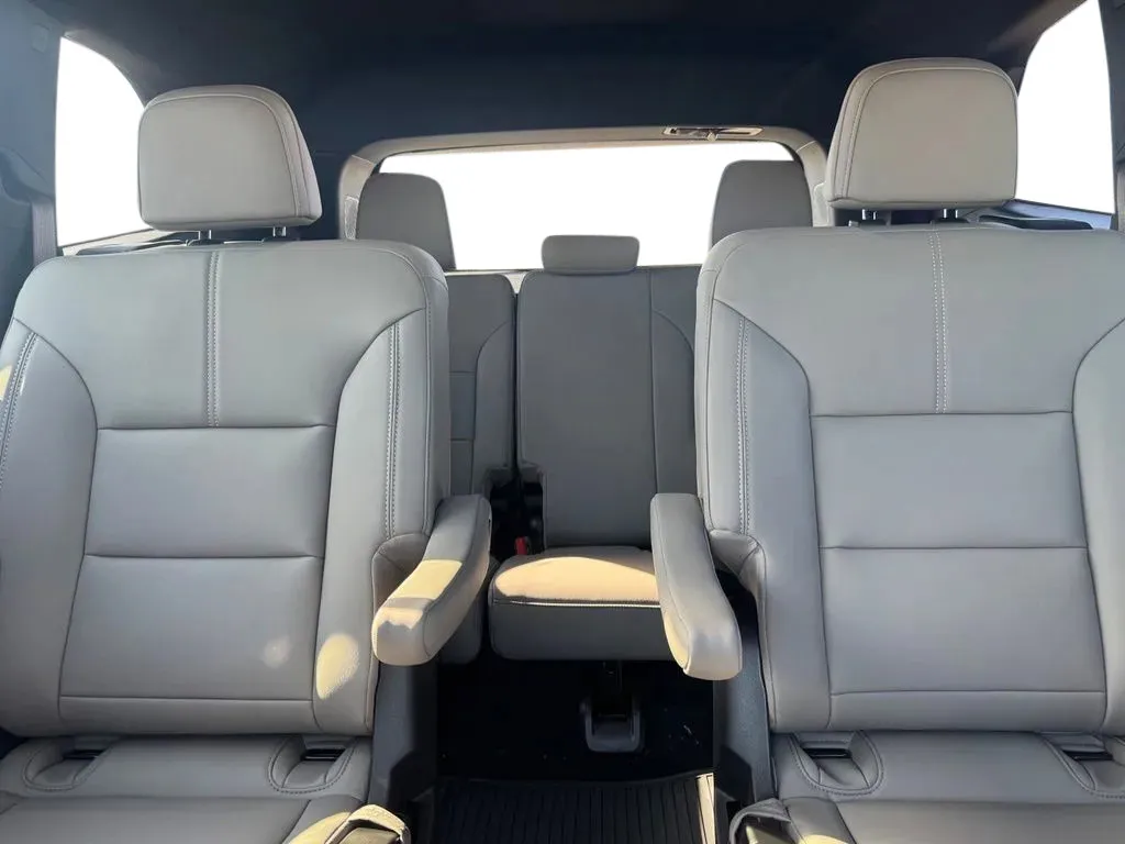 GMC Acadia photo 17