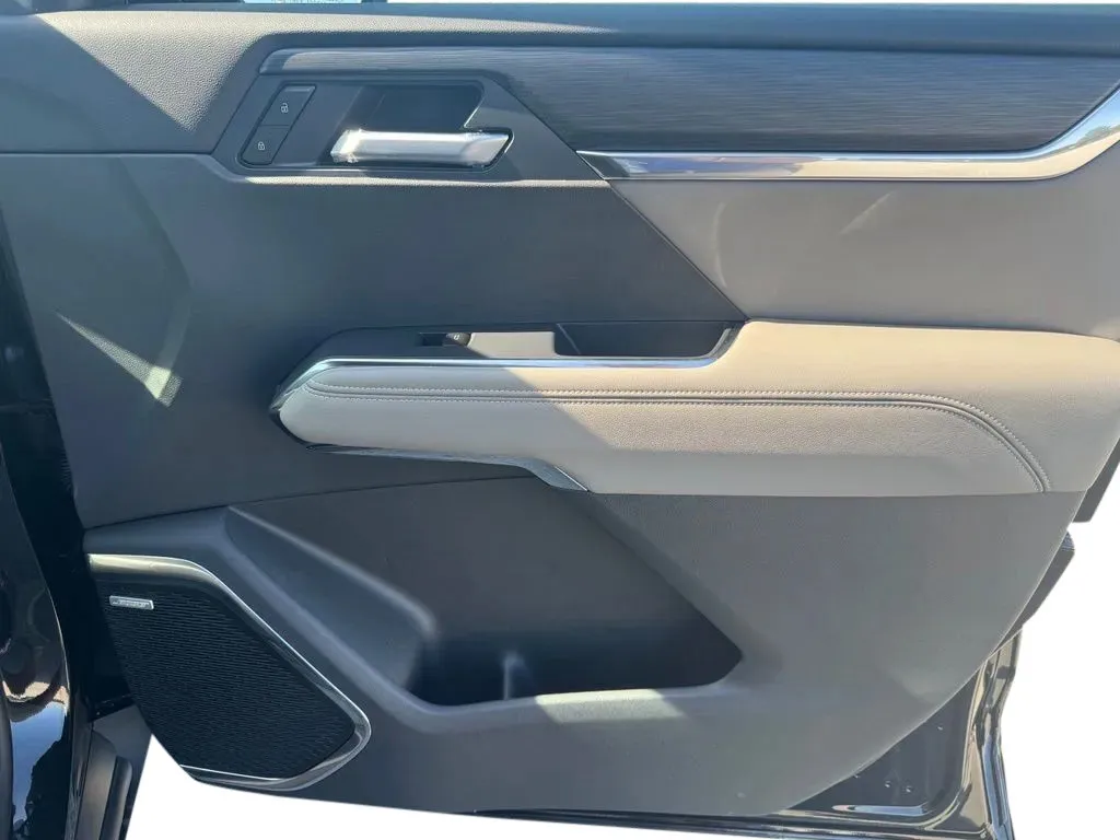 GMC Acadia photo 15