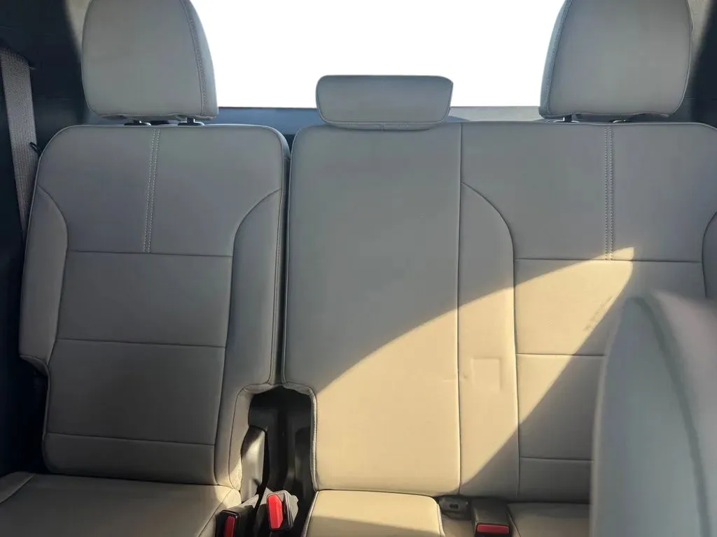 GMC Acadia photo 18