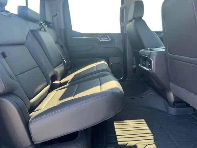GMC Sierra photo 16