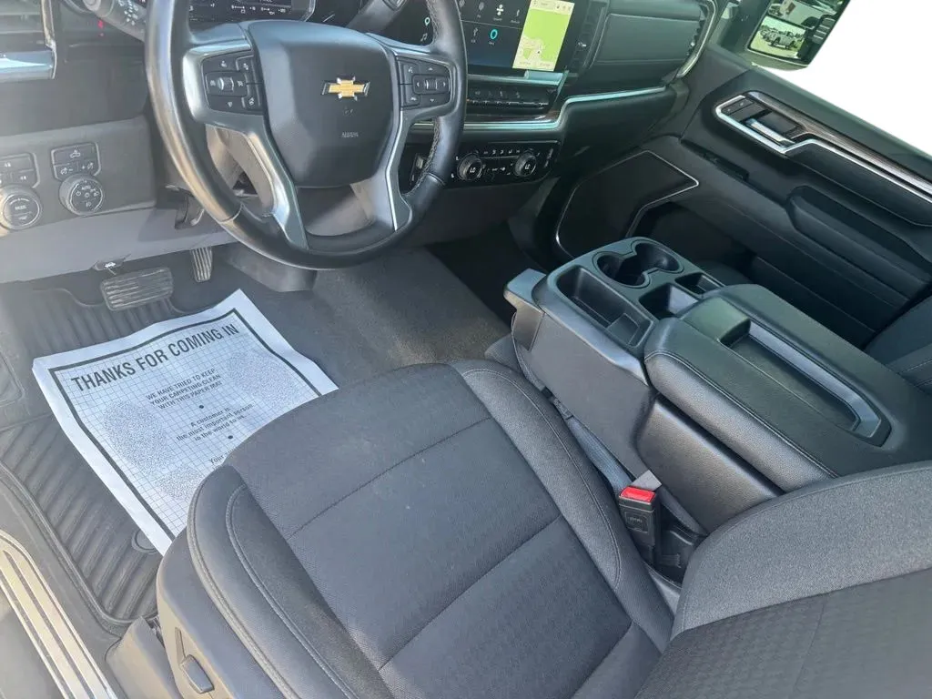 Chevrolet Silverado photo 10