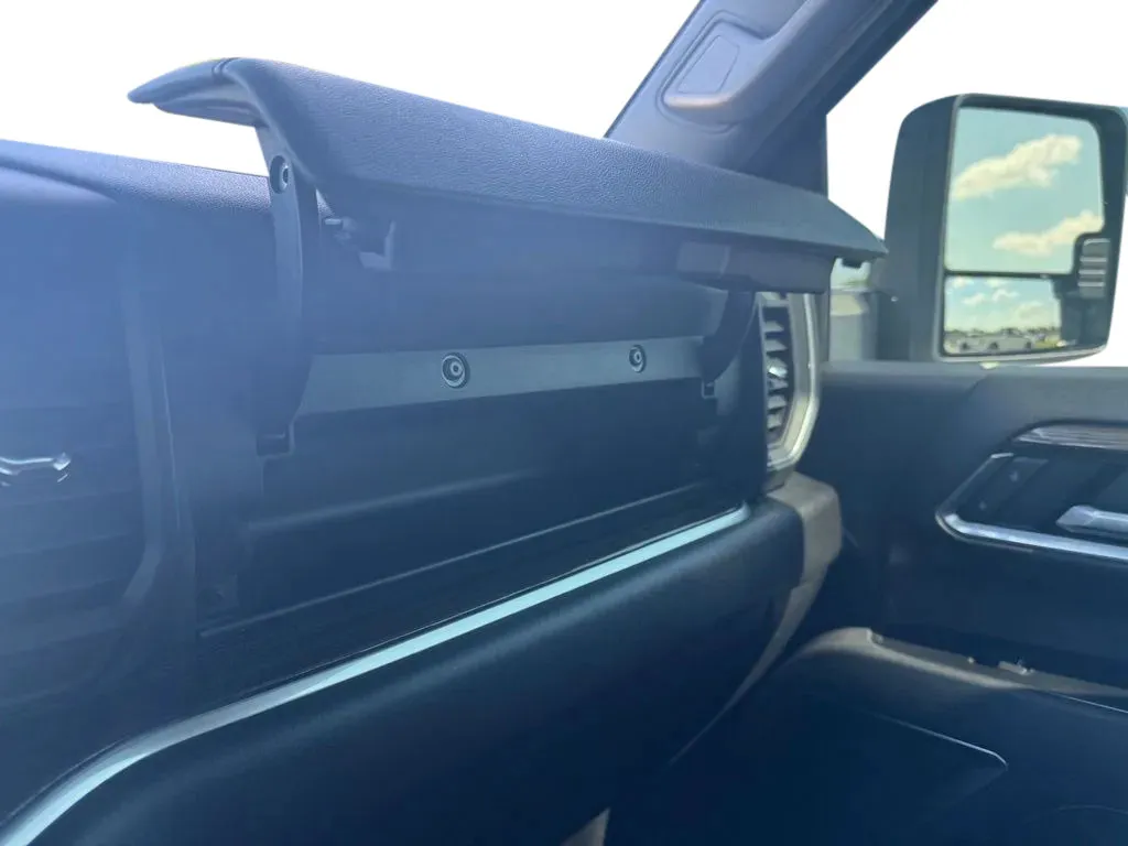 Chevrolet Silverado photo 29