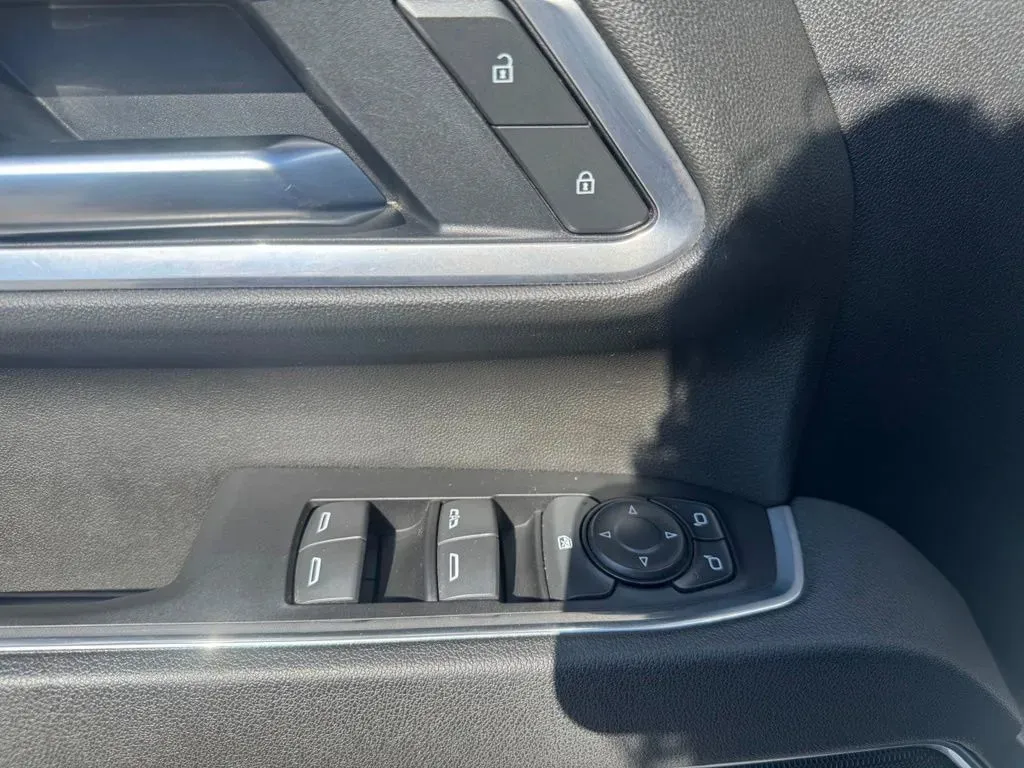 Chevrolet Silverado photo 12