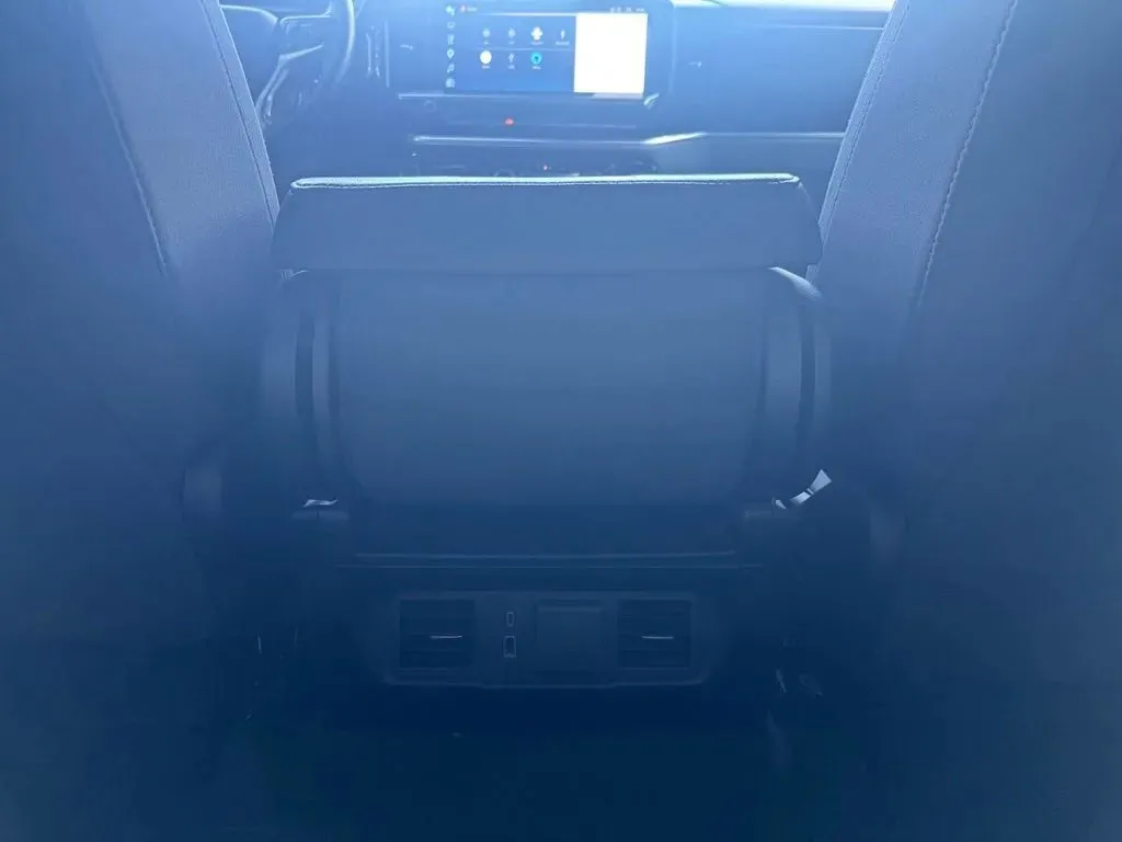 Chevrolet Silverado photo 20