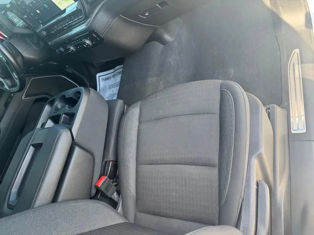 Chevrolet Silverado photo 15