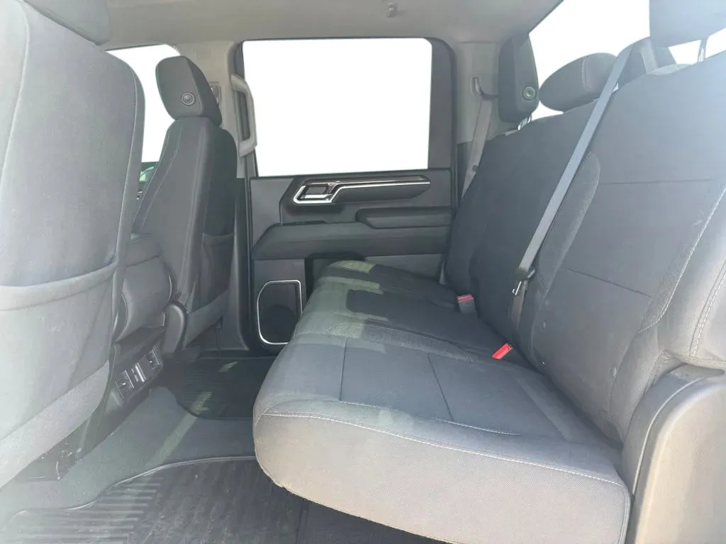 Chevrolet Silverado photo 18