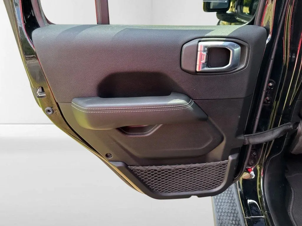 2021 Jeep Wrangler Unlimited Sahara - Photo 25