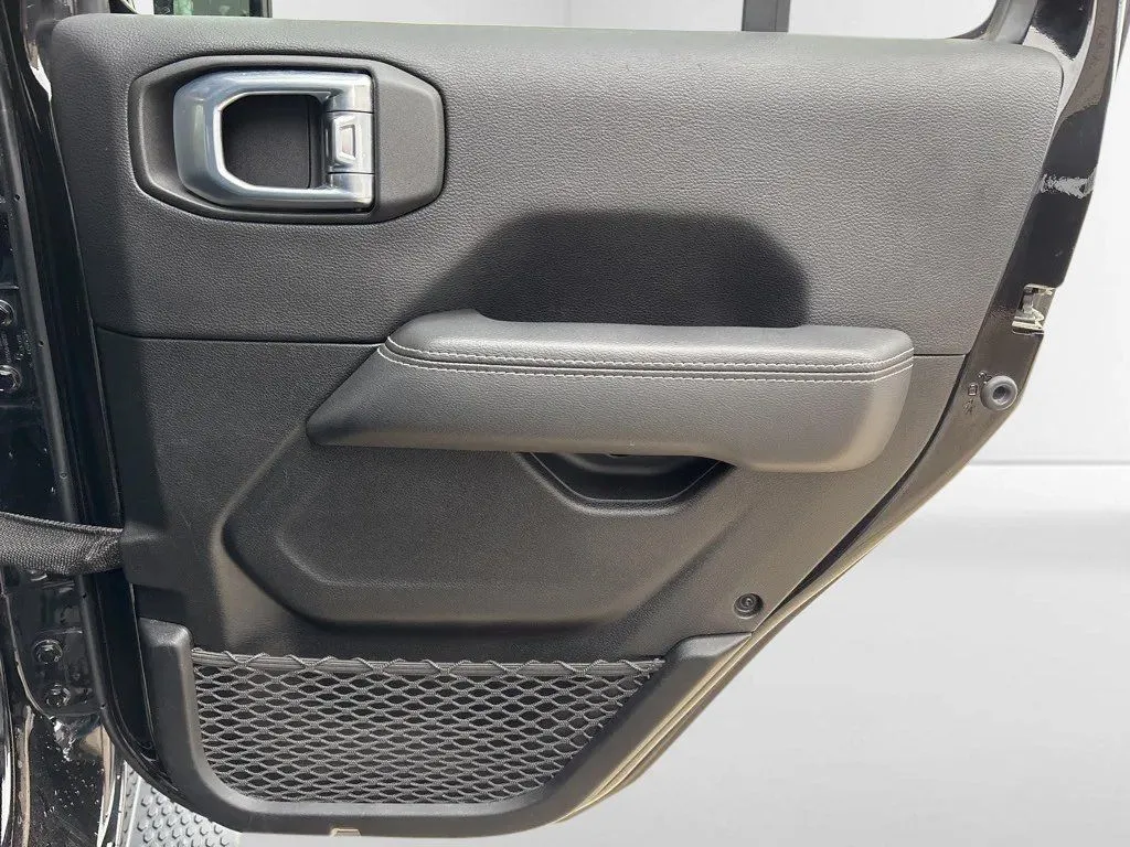 2021 Jeep Wrangler Unlimited Sahara - Photo 26