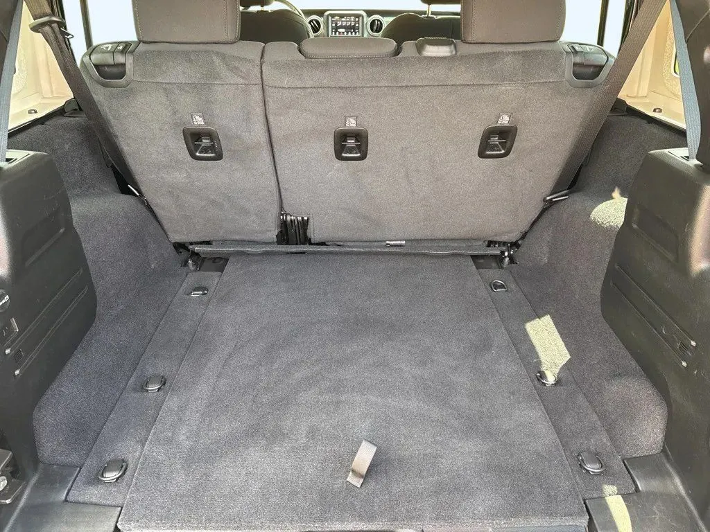 2021 Jeep Wrangler Unlimited Sahara - Photo 31