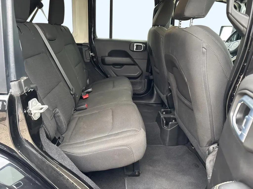 2021 Jeep Wrangler Unlimited Sahara - Photo 27