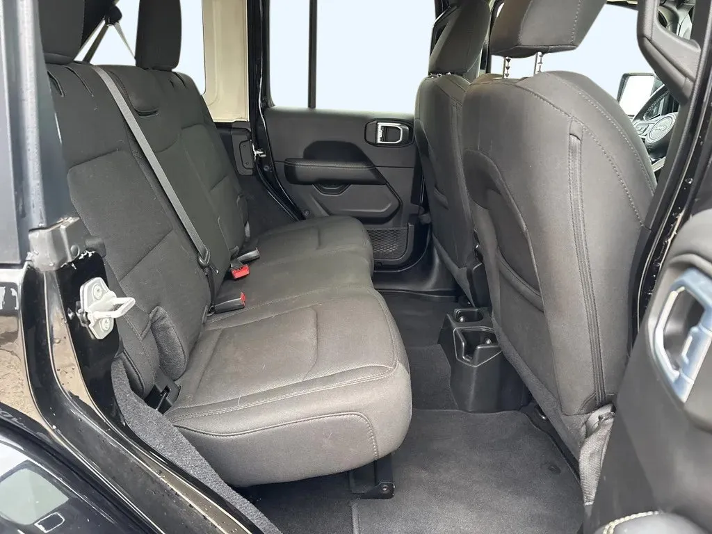2021 Jeep Wrangler Unlimited Sahara - Photo 27