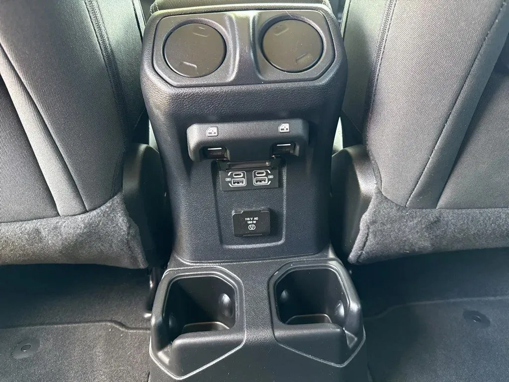 2021 Jeep Wrangler Unlimited Sahara - Photo 28