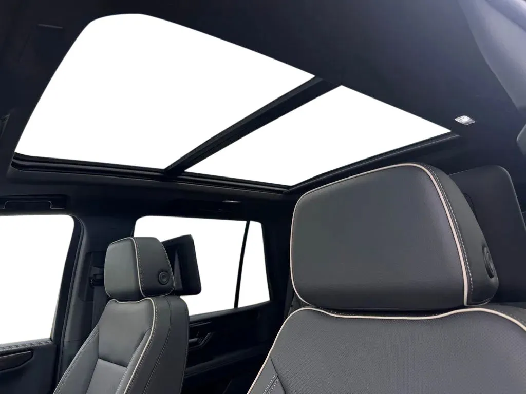 GMC Yukon photo 11