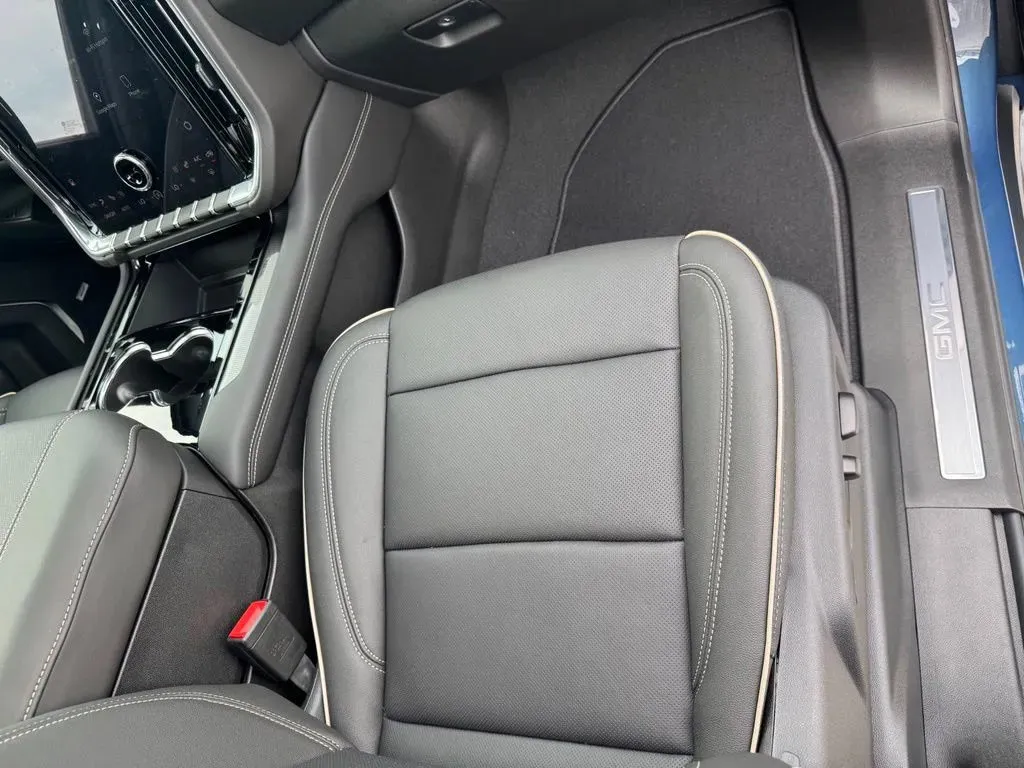 GMC Yukon photo 15