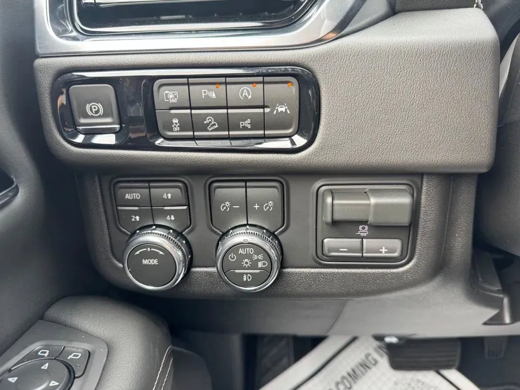 GMC Yukon photo 26