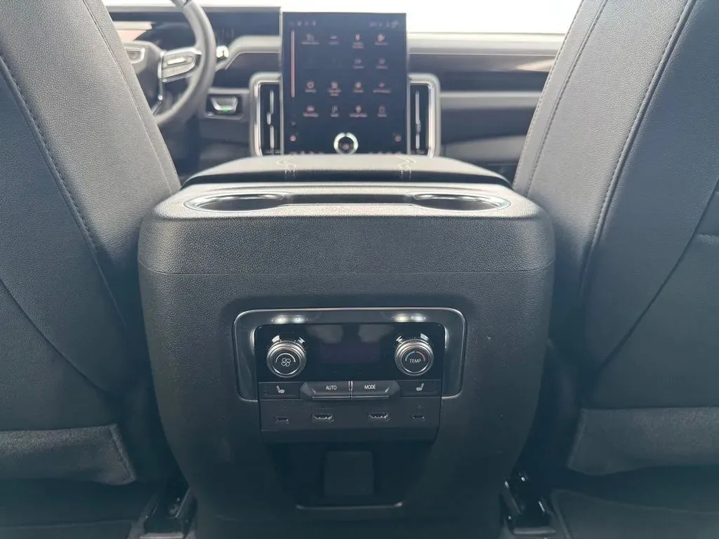 GMC Yukon photo 23