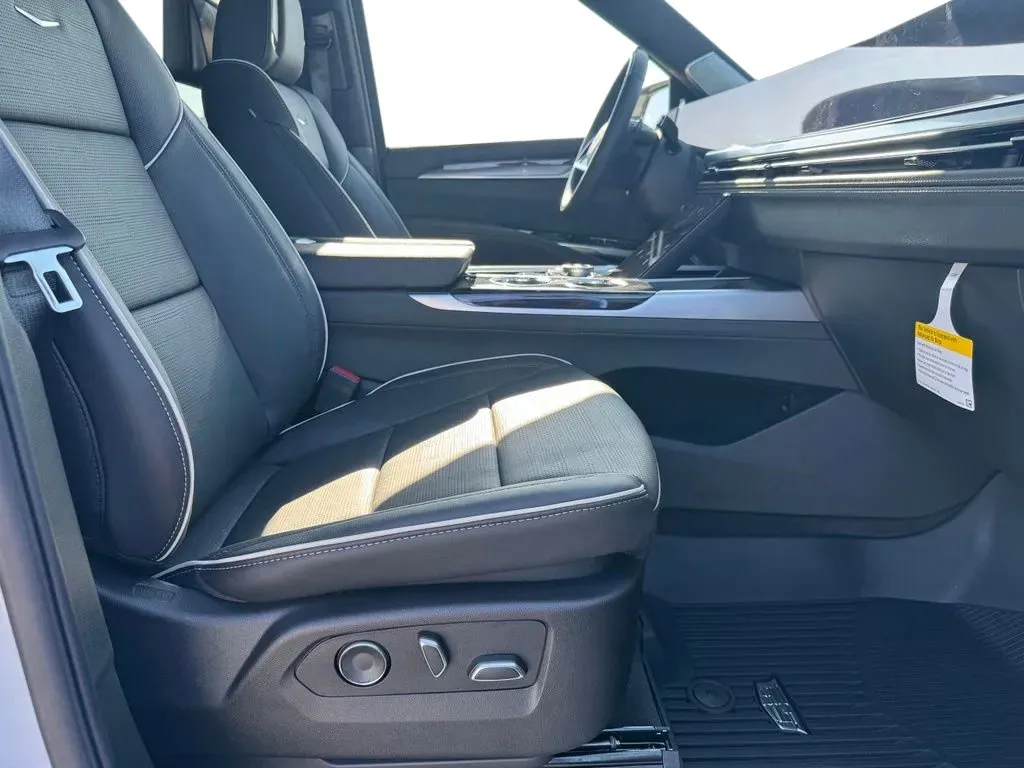 Cadillac Escalade ESV photo 14