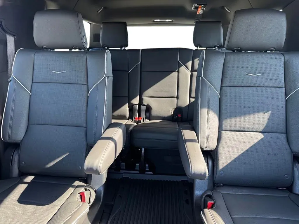 Cadillac Escalade ESV photo 20
