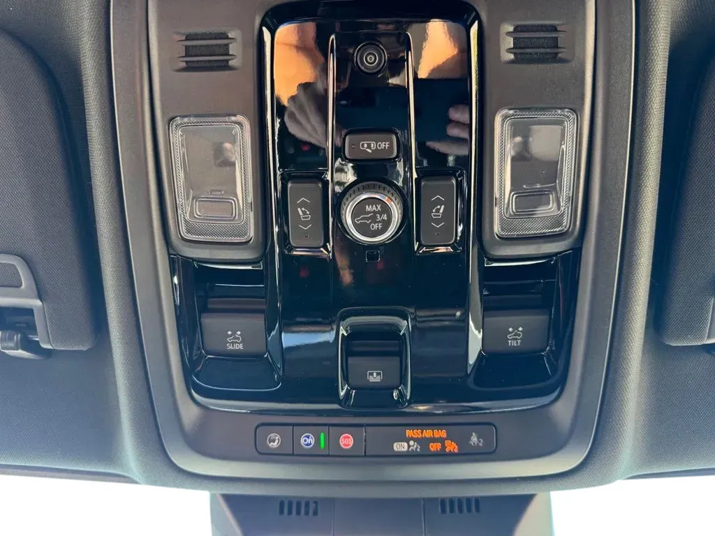Cadillac Escalade ESV photo 32