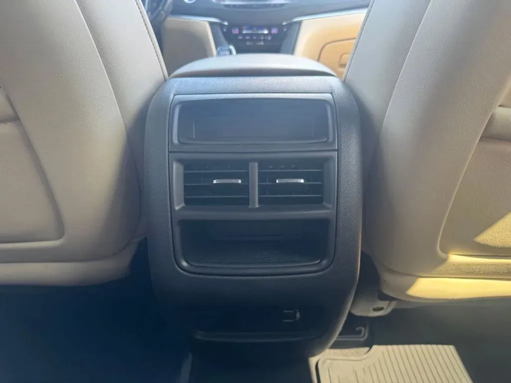 Cadillac XT5 photo 19