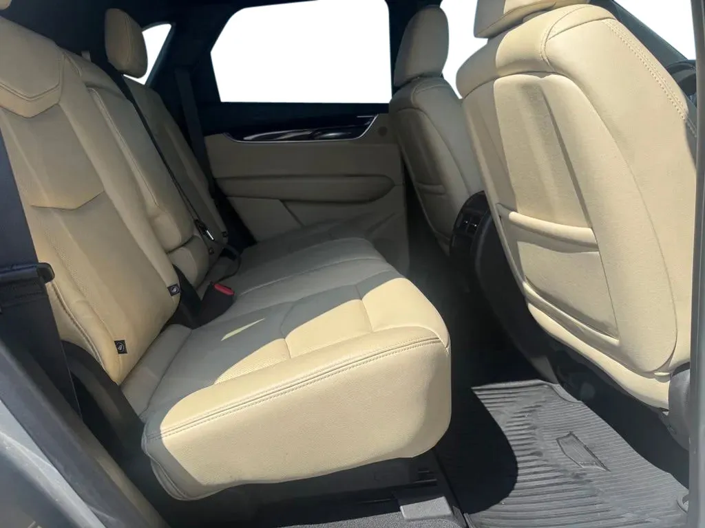 Cadillac XT5 photo 16