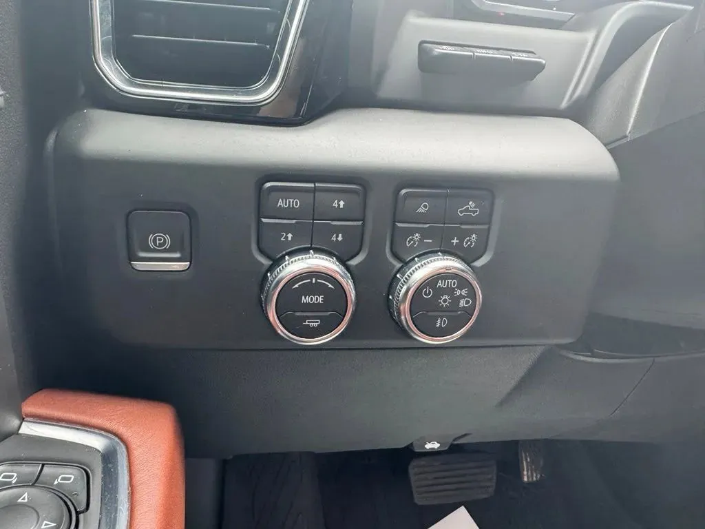 GMC Sierra photo 24
