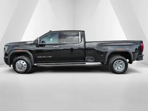 More photos of 2024 GMC Sierra 3500 HD Denali at Braden Cadillac GMC, OH