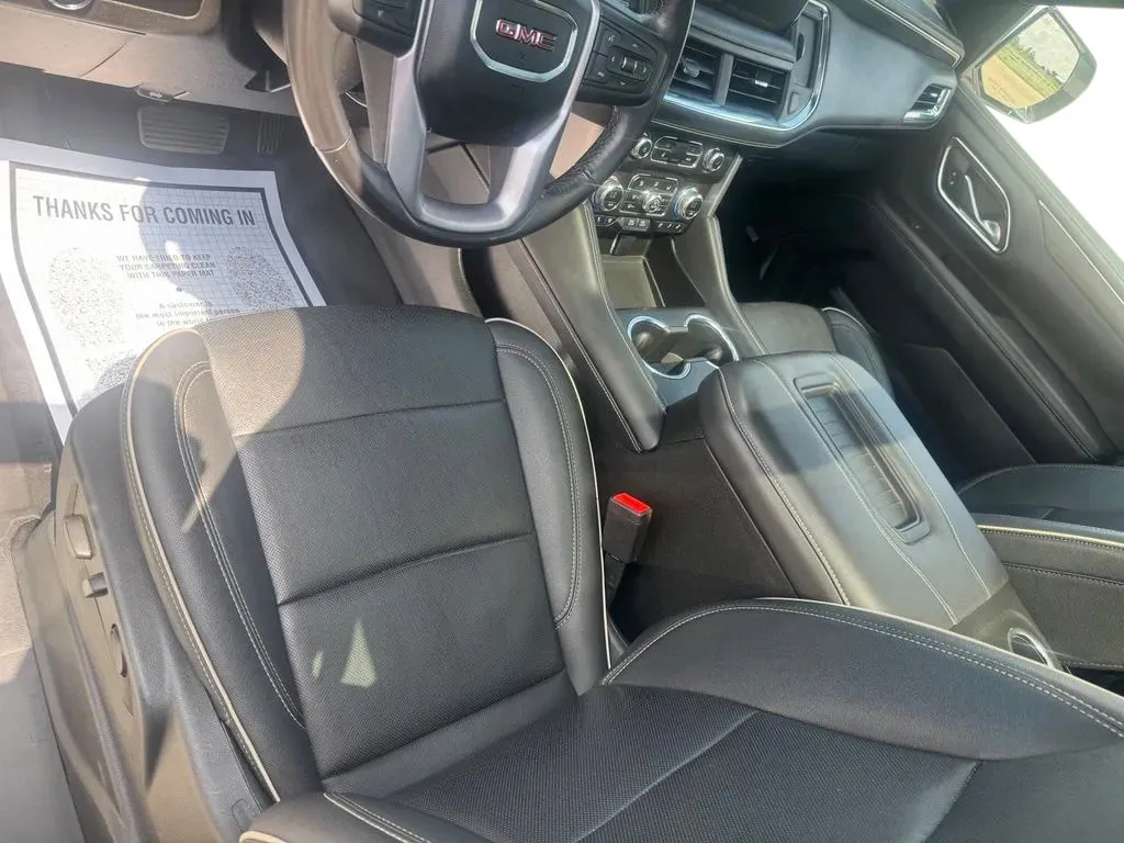 GMC Yukon XL photo 10