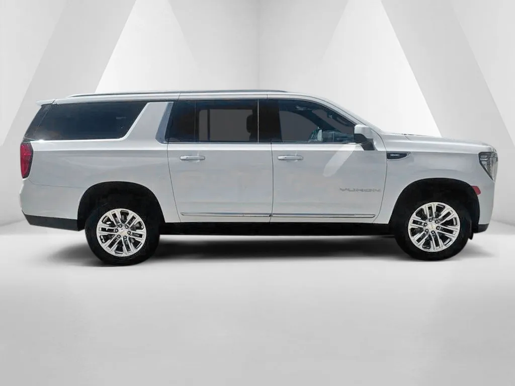 GMC Yukon XL photo 8